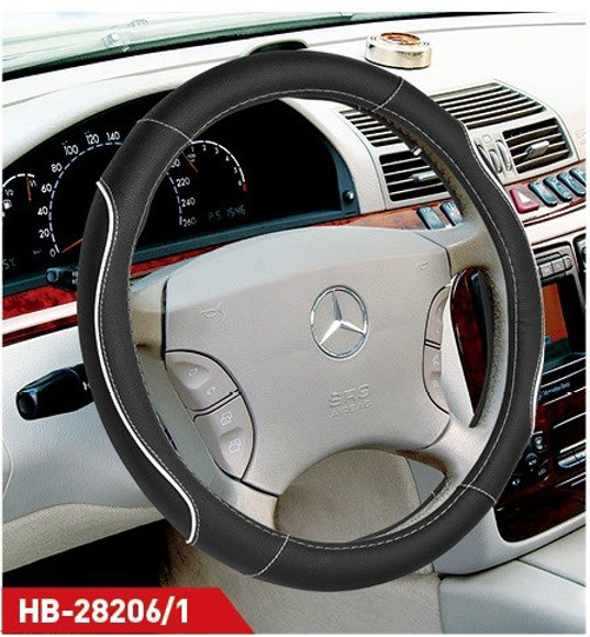 Imagen de CUBRE VOLANTE NEGRO CON DETALLE BLANCO