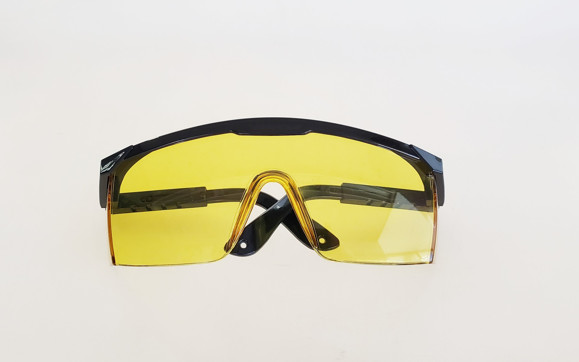 Imagen de LENTE ANTIEMPAÑANTE AMARILLO (USO CON LENTES DE RECETA)
