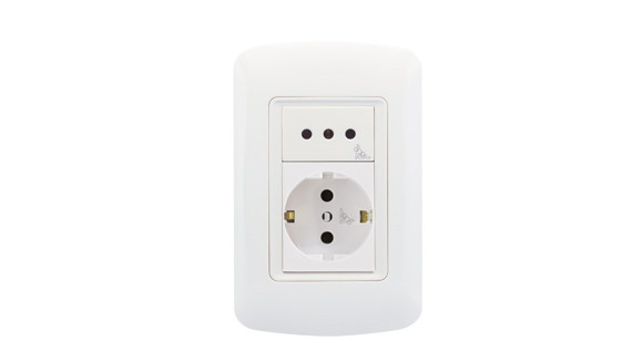 Imagen de CONJUNTO PLAQUETA/TOMA 3 EN LINEA/TOMA SCHUKO BLANCO
