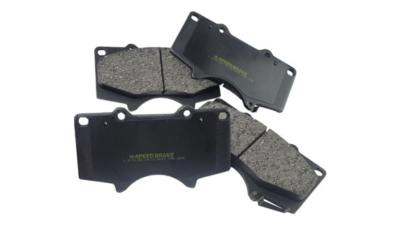 Imagen de JUEGO PASTILLAS CERAMICA TOYOTA HILUX 2.8/4.0 2019. . .